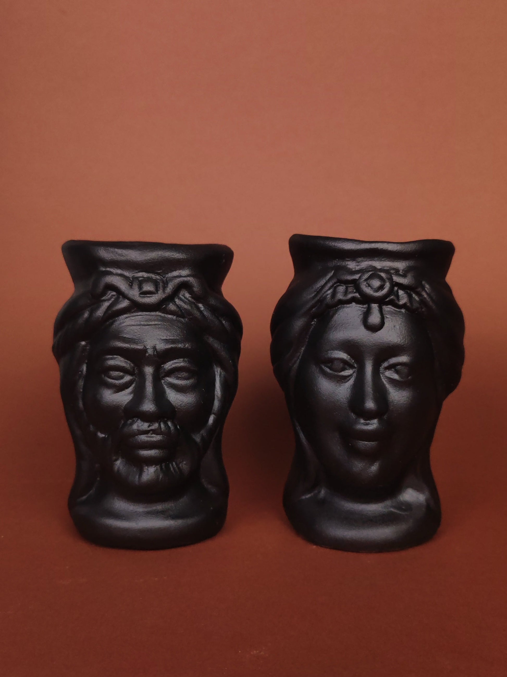 Ceramica siciliana testa di moro lui e lei nero opaco che funge da bruciaessenze 